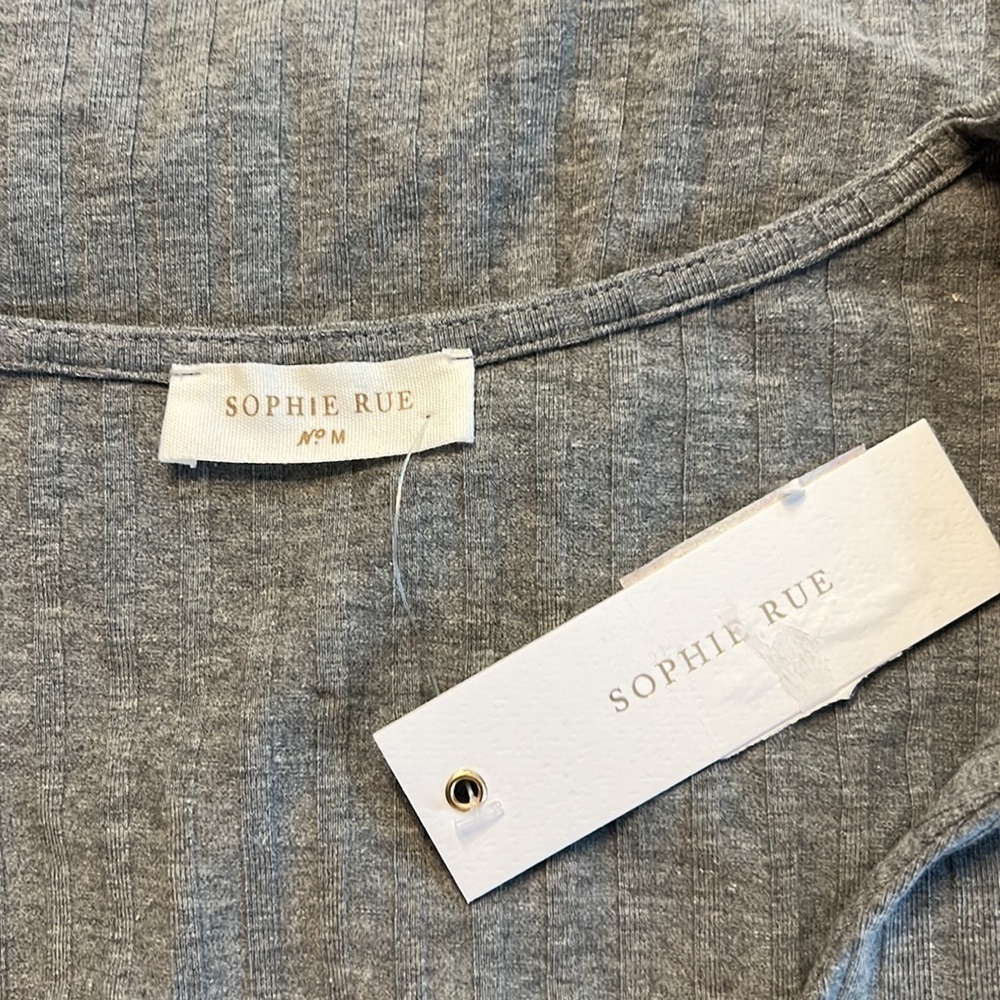 SOPHIE RUE Ribbed Surplice Neck Crop Top - Picture 3 of 7